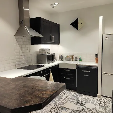 Апартаменты A Terrasse Commune 40 M² Безье