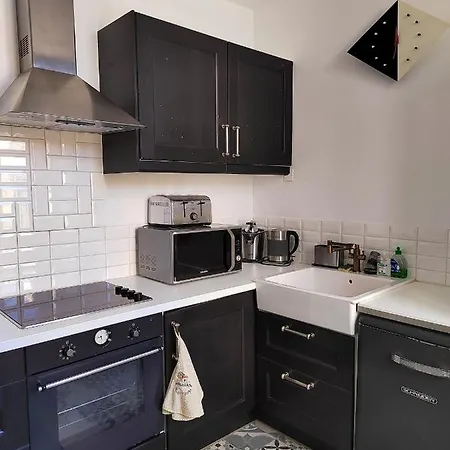 Апартаменты A Terrasse Commune 40 M² Безье